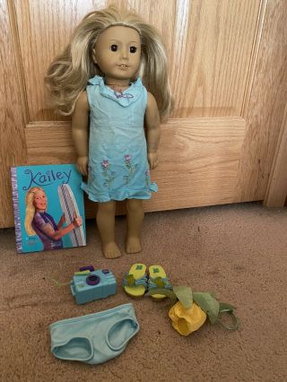 Kailey Hopkins Retired American Girl Doll Goty 2003 W/book And A Few Accesso