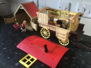 Sylvanian Gypsy Caravan With Light/ Stable/ Figures & Red/ White Accessories