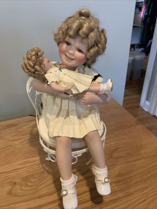 Shirley Temple Porcelain Doll - Danbury - Shirley And Her Doll With Chair