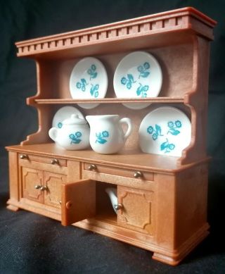 Sylvanian Families Welsh Dresser With Crockery - Vintage 1991