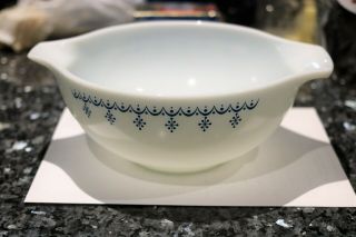 Vintage Pyrex Snowflake Garland Blue 443 Mixing Bowl 2 1/2 Qt Bowl