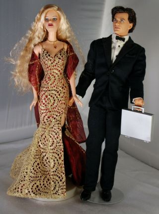 2003 Mattel Pop Culture Barbie & James Bond 007 Barbie Gift Set,  No Box