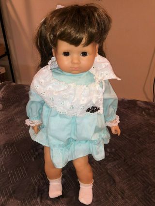 Gotz Puppe Modell 18 " Brunette Doll With Blue Dress