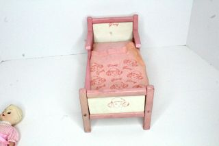 Vintage Vogue Ginny Doll Bed Complete with Bedding and 2 Ginny Dolls 1950s Era 3