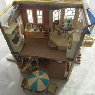 Sylvanian Families - House Of Brambles Department Store & Pippins Cafe