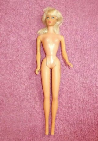 Vintage Barbie Doll - Mod Era Platinum Blonde Tnt Barbie Doll