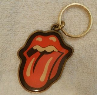 Vintage Rolling Stones Key Chain 1983 Enamel And Yellow Metal (tongue Logo)