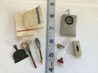 Vintage Miniature Dollhouse Artisan Maid Bathroom Accessories Feather Duster