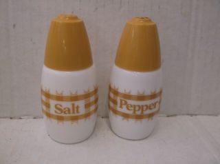 Vintage Gemco Westinghouse Gold Gingham / Plaid Salt And Pepper Shaker Set