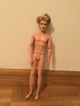 2009 Barbie Fashionistas Hottie Ken Doll Blonde Rooted Hair Articulate Joint