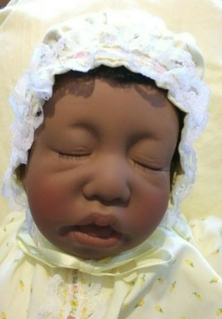 18 " Vintage 1985 Lee Middleton Dear One African American Doll Detail