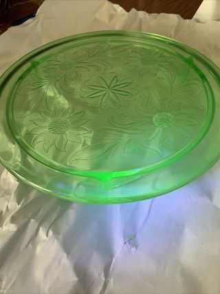 Vintage Daisy Floral Pattern Uranium Green Depression Glass Cake Plate 3