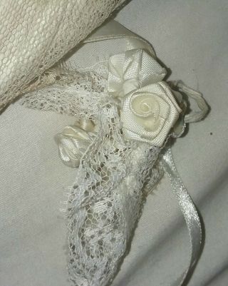 Vintage Vogue Ginny doll Tagged Wedding dress complete with bouquet and vail 2