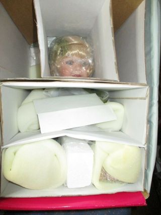 Nib (box Wear) Marie Osmond 14 " Seated Porcelain Doll Baby Me Blond C26478