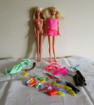 Vintage Mod Era Pj And Malibu Barbie ? With Clothes And Accessories