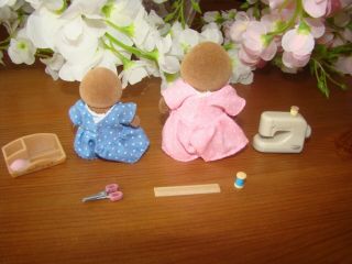 Sylvanian Families Calico Critters Sewing With Mother Set Moles 3