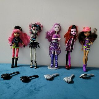 5 Monster High Dolls - Bundle Operetta,  Rochelle,  Howleen,  Clawdeen,  Ari Hauntin