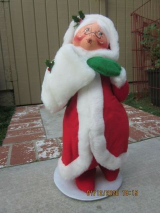 Annalee Doll Christmas 18” Mrs.  Santa Claus Music Box Decoration