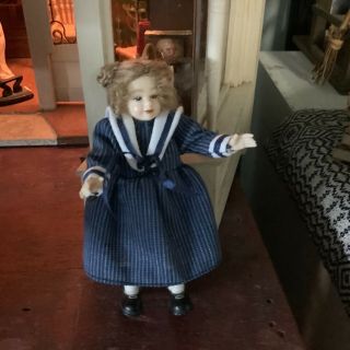 Dollhouse Miniature Heidi Ott Little Girl Doll 1/12 Scale Dressed/shoes