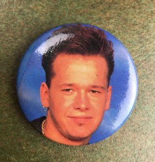 True Vintage 1989 Donnie Wahlberg Kids On The Block Nkotb Pin 1.  5 Inches Nos
