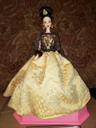 1998 Designer Oscar De La Renta Barbie Doll With Brocade Lace Gown