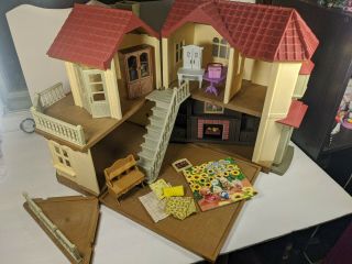 Calico Critters Red Roof Country House With Furniture And Accessories.