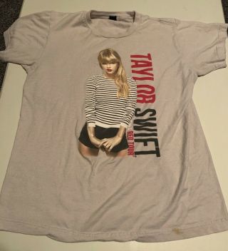 Taylor Swift Red Tour 2013 Concert T - Shirt Size Adult S Gray Out Of Print