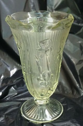 Vintage Jeannette Glass Iris and Herringbone 9 
