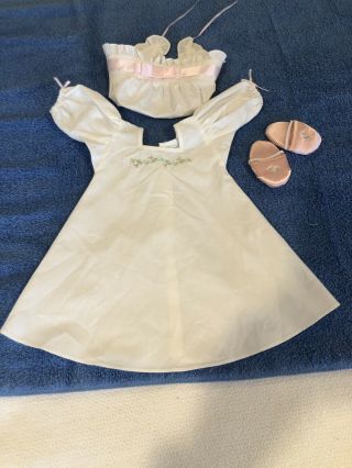 American Girl Elizabeth Nightgown With Bonnet And Slippers