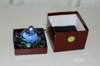 Dynasty Gallery Heirloom Collectibles Lorenzo Glass Paperweight Blue Flower Pot