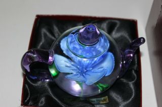 Dynasty Gallery Heirloom Collectibles Lorenzo Glass Paperweight Blue Flower Pot 3