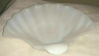 Vintage White Milk Glass Sea Shell Dish Soap Keys Trinkets Jewelry Holder