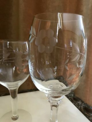 Vintage Etched Floral Clear Wine Glass 7 - 1/4 " ✿ Flowers ✿