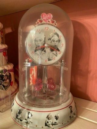 " I Love Lucy " At The Chocolate Factory Glass Dome Clock