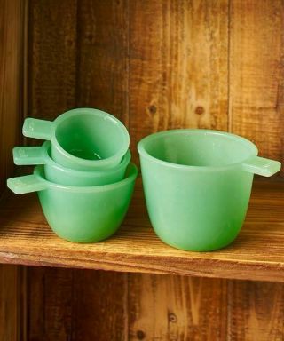Classic Set Of 4 Measuring Cups Vintage Country Jade Green Glass Jadeite Accent