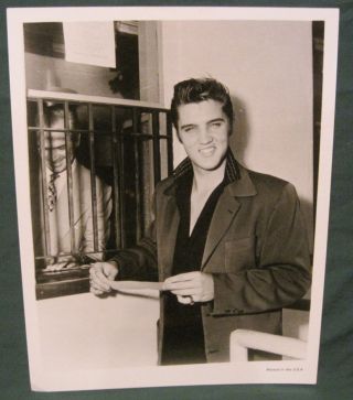 Elvis Presley B/w 8 X10 Photo Still 1956 Candid Smile Nm