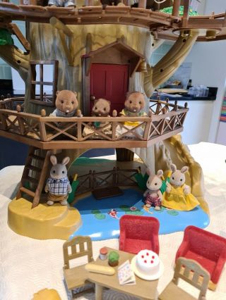 Sylvanian families old oak hollow tree house with 3 families and furniture 3
