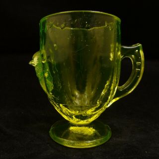 Vintage 3 " Chick & Egg Cup Yellow Vaseline Glass Summit Uranium Chicken Mug
