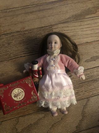 Pleasant Company American Girl Samantha Christmas Music Box And Clara Doll
