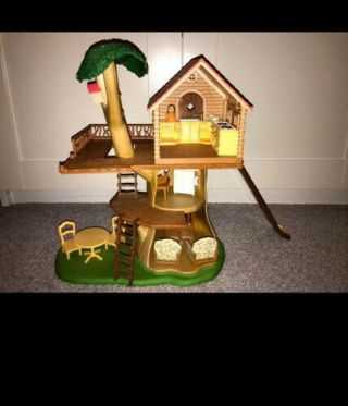 Sylvanian Families Tree House With Furniture 2