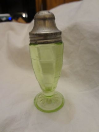 Anchor Hocking BLOCK OPTIC Green Depression Glass Footed SALT & PEPPER SHAKER 2