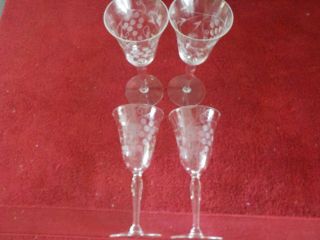 Set Of 4 Vintage 7.  5 " Tal Lcrystal Wine Glasses With Etched Grapes & Leaves (js)
