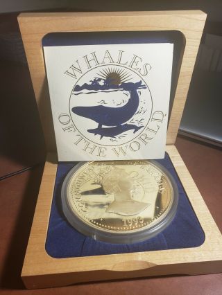 1993 Whales Of The World.  999 Fine Silver Kilo Coin Bahamas W/ Box And $100