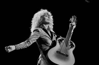 Nancy Wilson Of Heart At The Ampitheater In Chicago Old Music Photo 9