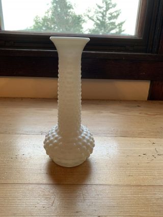 Vintage Vase E.  O.  Brody Co.  Usa Milk Glass Hobnail White Bud Vase 7 - 3/4 " Tall