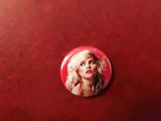 Blondie Button Pin Badge Sunday Girl Cover Art Photo Debbie Harry