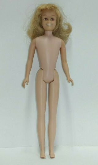 1965 Straight Leg Blonde Skooter (Friend of Barbie ' s Sister Skipper) by Mattel 2