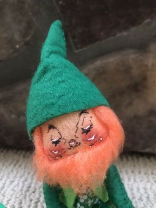 ANNALEE St.  Patrick ' s Day Sitting Leprechaun Orange Beard & Pipe 3