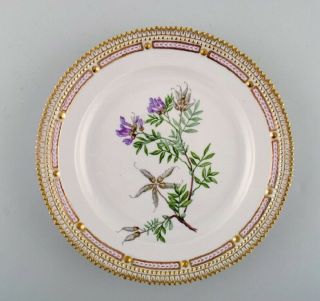 Early Royal Copenhagen Flora Danica Lunch Plate Number 20/3550