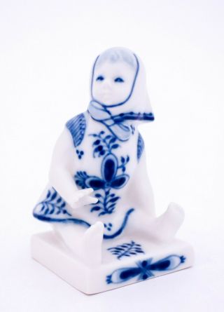 Very Unusual Figurine 4793 - Blue Fluted - Royal Copenhagen - 1:st Quality
